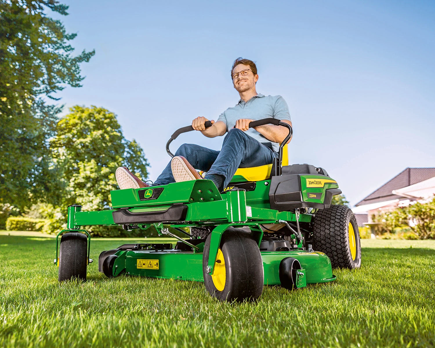 John Deere Z320M Zero-Turn Mower 4 John Deere Z320M Zero-Turn Mower - Image 2