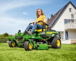 John Deere Z320R Zero-Turn Mower -Xtract Power 1 0000s 0002 r2g066860 LSC