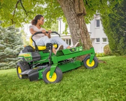 John Deere Z315E Zero-Turn Mower -Xtract Power 1 0000s 0002 r2g066989 LSC