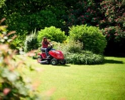 Mountfield MTF 108H-SD Lawn Tractor 9 Mountfield MTF 108H-SD Lawn Tractor -Xtract Power 1 0001 MTF108HSD 2T1200403CAS amb05