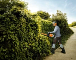 Stihl HS82RC-E-30 Hedgetrimmer 7 Stihl HS82RC-E-30 Hedgetrimmer -Xtract Power 1 0002 H HS82R E001 1