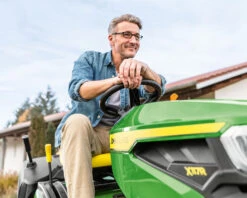 John Deere X117R Lawn Tractor 9 John Deere X117R Lawn Tractor -Xtract Power 5 4 0000s 0000 r2g027271 LSC