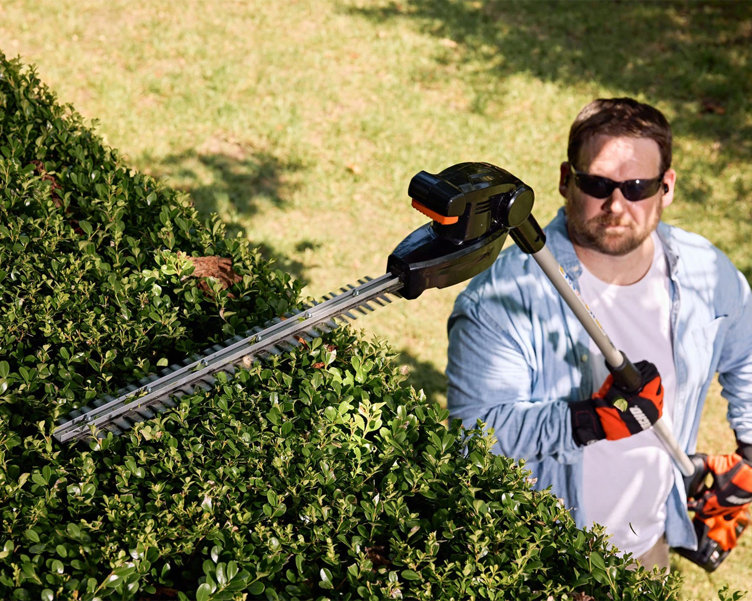 Echo DHCA-310 Cordless Long Reach Hedgetrimmer 6 Echo DHCA-310 Cordless Long Reach Hedgetrimmer - Image 4