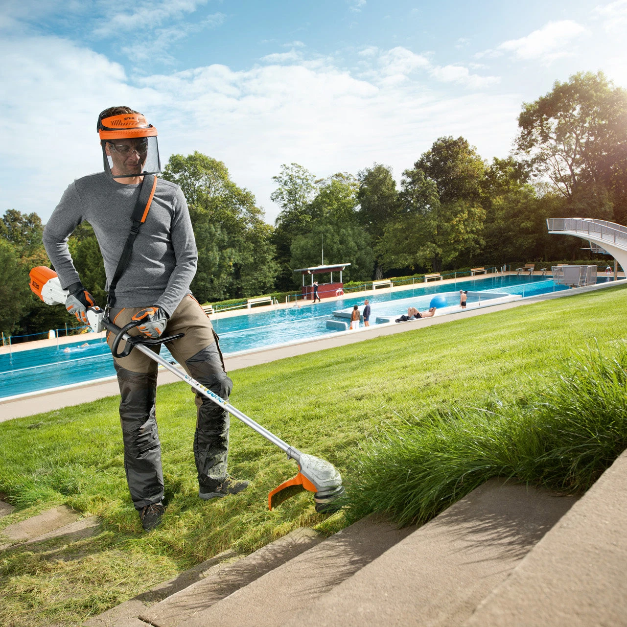 Stihl FSA90R Cordless Brushcutter 6 Stihl FSA90R Cordless Brushcutter - Image 4