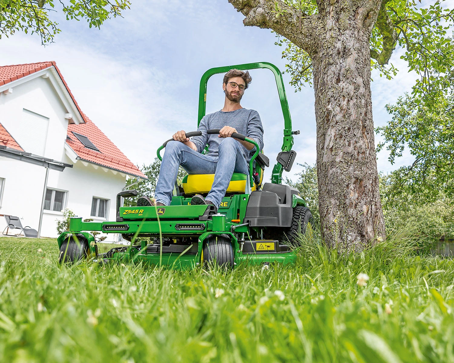 John Deere Z545R Zero-Turn Mower 5 John Deere Z545R Zero-Turn Mower - Image 3