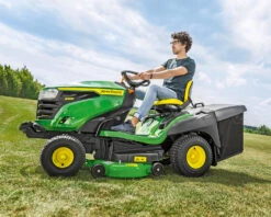 John Deere X167R Lawn Tractor 9 John Deere X167R Lawn Tractor -Xtract Power Greendeck 0000s 0000 r2g026055 LSC