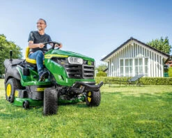 John Deere X167R Lawn Tractor 10 John Deere X167R Lawn Tractor -Xtract Power Greendeck 0000s 0001 r2g066422 LSC