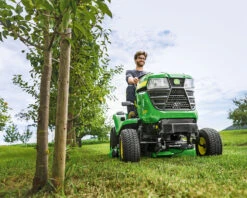 John Deere X370 Lawn Tractor (Power Unit Only) 10 John Deere X370 Lawn Tractor (Power Unit Only) -Xtract Power Greendeck 0000s 0002 r2g024859 LSC