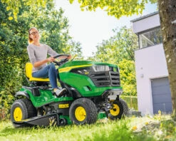 John Deere X127 Lawn Tractor -Xtract Power Greendeck 0000s 0002 r2g067073 LSC