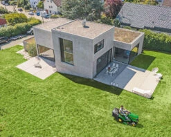 John Deere X350R Lawn Tractor 9 John Deere X350R Lawn Tractor -Xtract Power Greendeck 0000s 0002 r2g067172 LSC