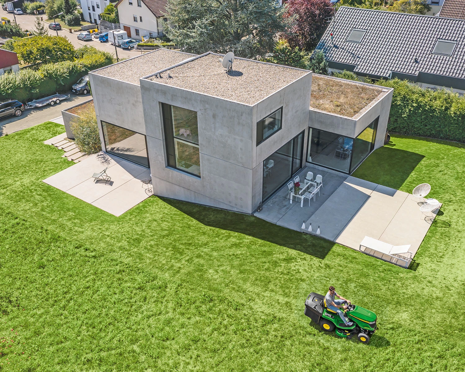 John Deere X350R Lawn Tractor 5 John Deere X350R Lawn Tractor - Image 3