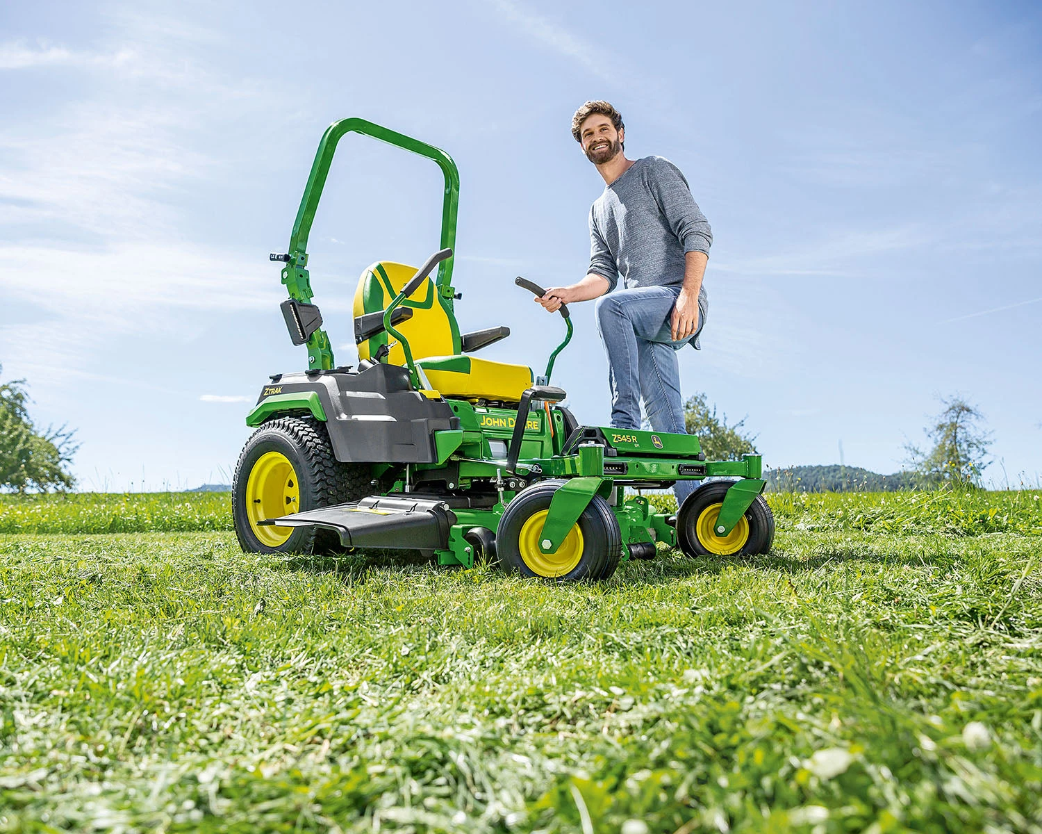 John Deere Z545R Zero-Turn Mower 6 John Deere Z545R Zero-Turn Mower - Image 4