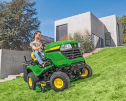 John Deere X350R Lawn Tractor 10 John Deere X350R Lawn Tractor -Xtract Power Greendeck 0000s 0003 r2g067241 LSC
