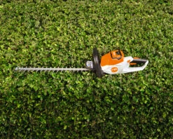 Stihl HSA50 Cordless Hedgetrimmer Set 11 Stihl HSA50 Cordless Hedgetrimmer Set -Xtract Power HSA50Setlifestyle2