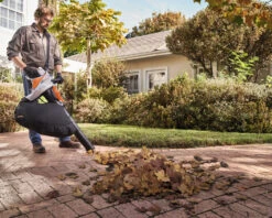 Stihl SHA56 Cordless Blower / Vacuum 12 Stihl SHA56 Cordless Blower / Vacuum -Xtract Power HSA56collectingleaves