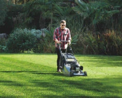 Hayter Harrier 48 Pro Autodrive BBC Lawnmower 15 Hayter Harrier 48 Pro Autodrive BBC Lawnmower -Xtract Power HayterHarrier479ALifestyle