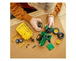 John Deere LEGO Technic 9620R 4WD Tractor - MCLEGO421360 11 John Deere LEGO Technic 9620R 4WD Tractor - MCLEGO421360 -Xtract Power MCLEGO4213605