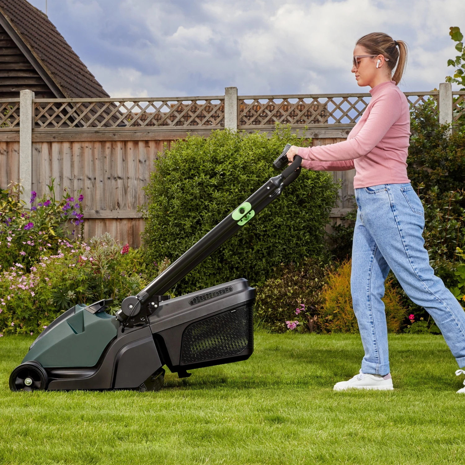 Hayter Hawk 36 Push Cordless Lawnmower 5 Hayter Hawk 36 Push Cordless Lawnmower - Image 3