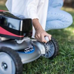 Honda Izy HRG 466 XB Cordless Lawnmower 17 Honda Izy HRG 466 XB Cordless Lawnmower -Xtract Power Mainimage3 8185ede7 a361 4d54 8b6d 30924cd674b9