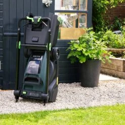 Hayter Hawk 43 AD Cordless Lawnmower 12 Hayter Hawk 43 AD Cordless Lawnmower -Xtract Power Mainimage5 da0939f7 5d80 4476 92c3 e9d2d5ce40a7